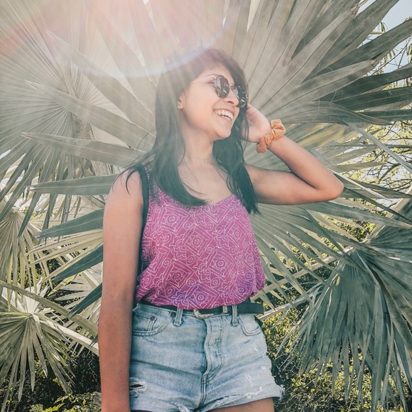 Meet your Posher, Nayara - Picture 1 of 1